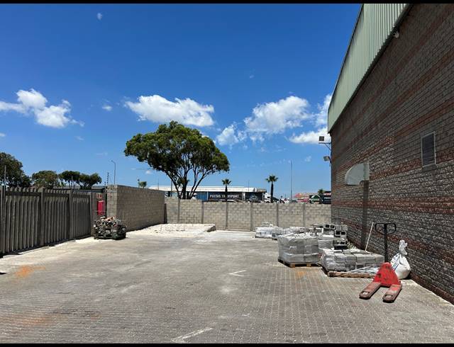 2,443M² WAREHOUSE TO LET IN EPPING INDUSTRIAL